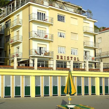 Hotel Bristol Лайджелия Екстериор снимка
