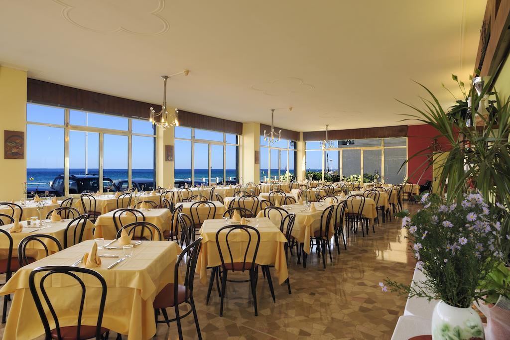 Hotel Bristol Лайджелия Екстериор снимка