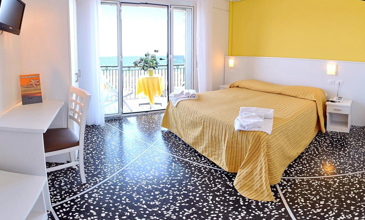 Hotel Bristol Лайджелия Екстериор снимка