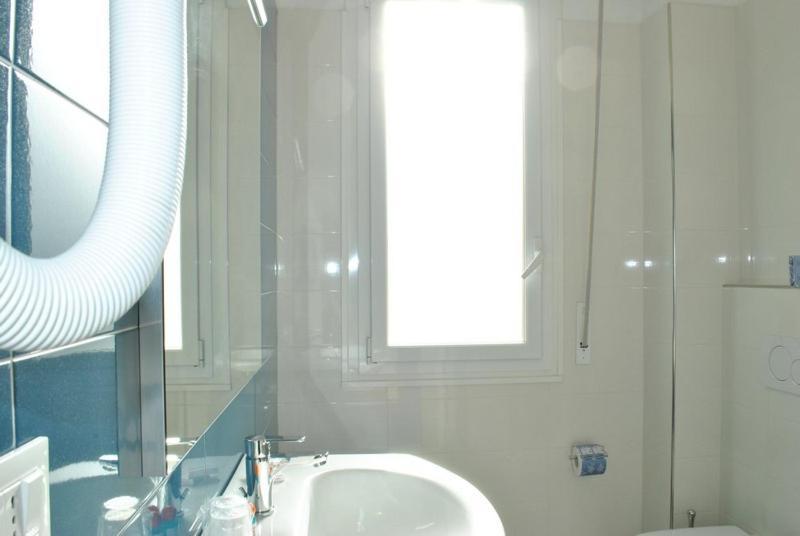Hotel Bristol Лайджелия Екстериор снимка
